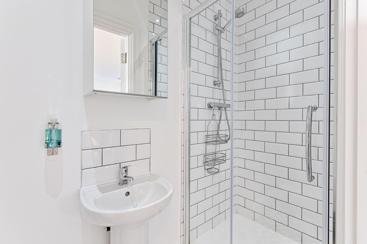 En-Suite, Parking, Fully Equipped Kitchen! 斯旺西 外观 照片
